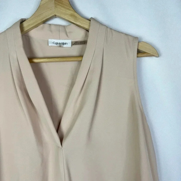 Calvin Klein Blush Cream Pleated V-Neck Sleeveless Blouse M - Picture 4 of 4